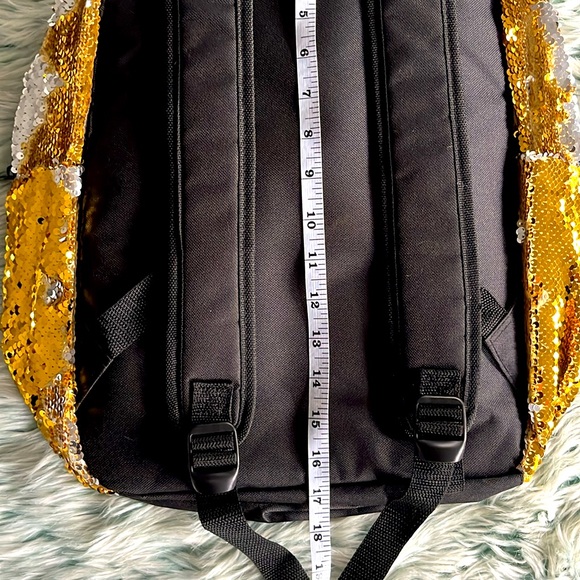 🤩Style Lab Magic Sequin Backpack in Gold ✨and Silver🪩 - Picture 10 of 13